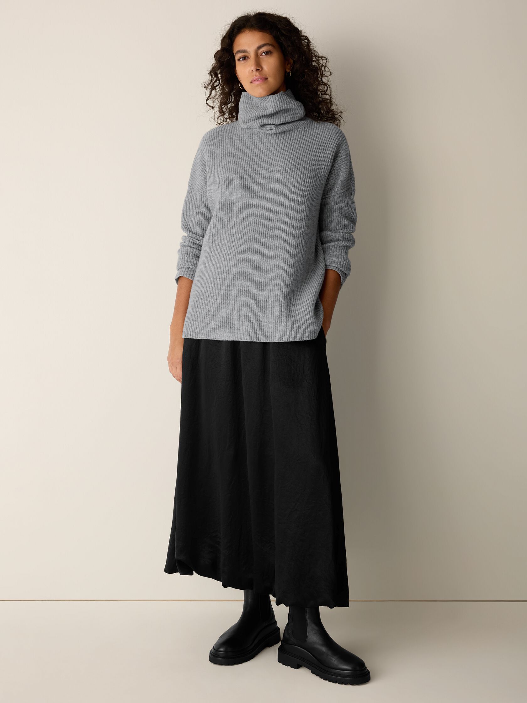 Recycled Wool Cashmere Turtleneck Top