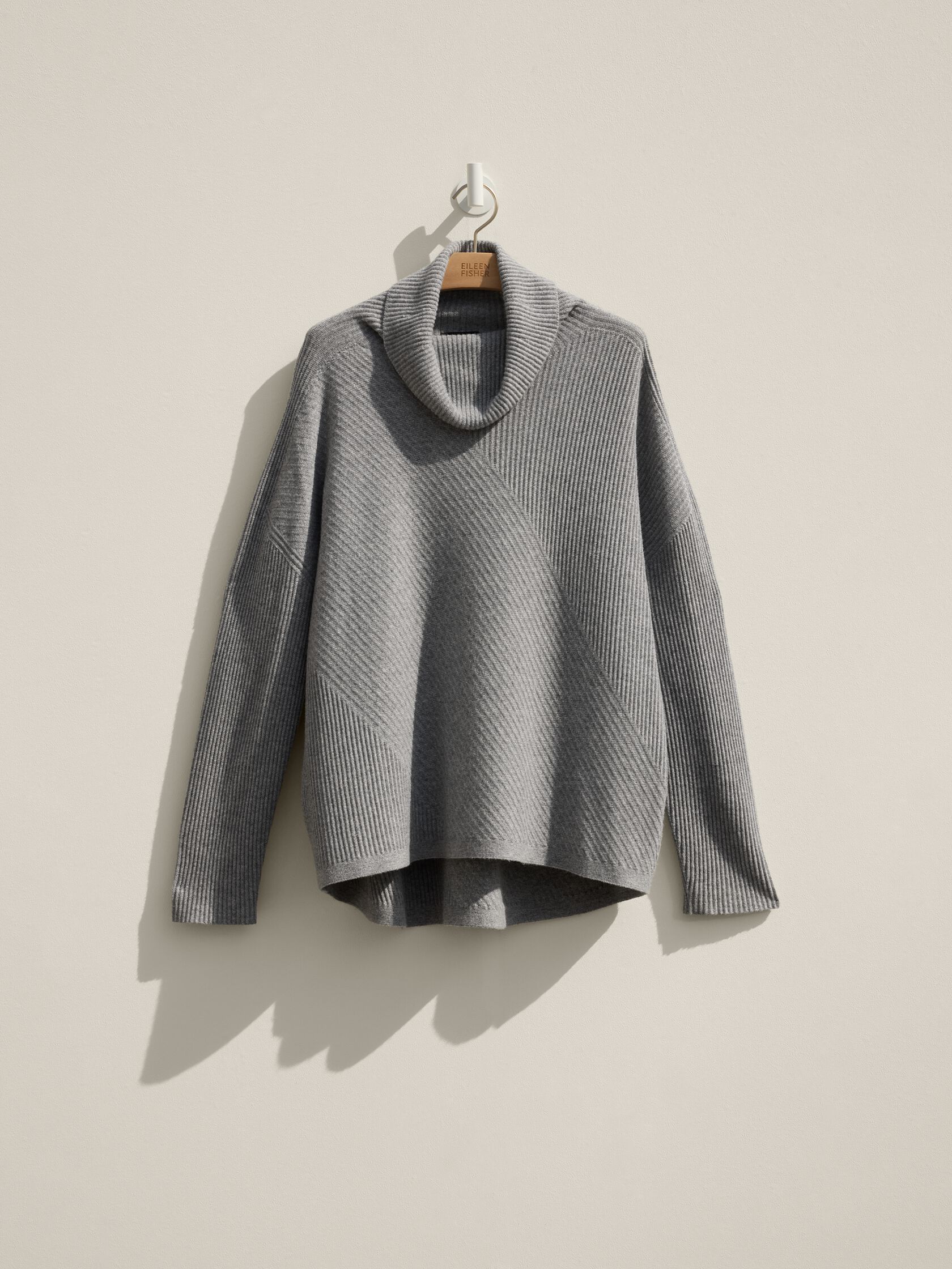 Renew Seamless Italian Cashmere Turtleneck, L