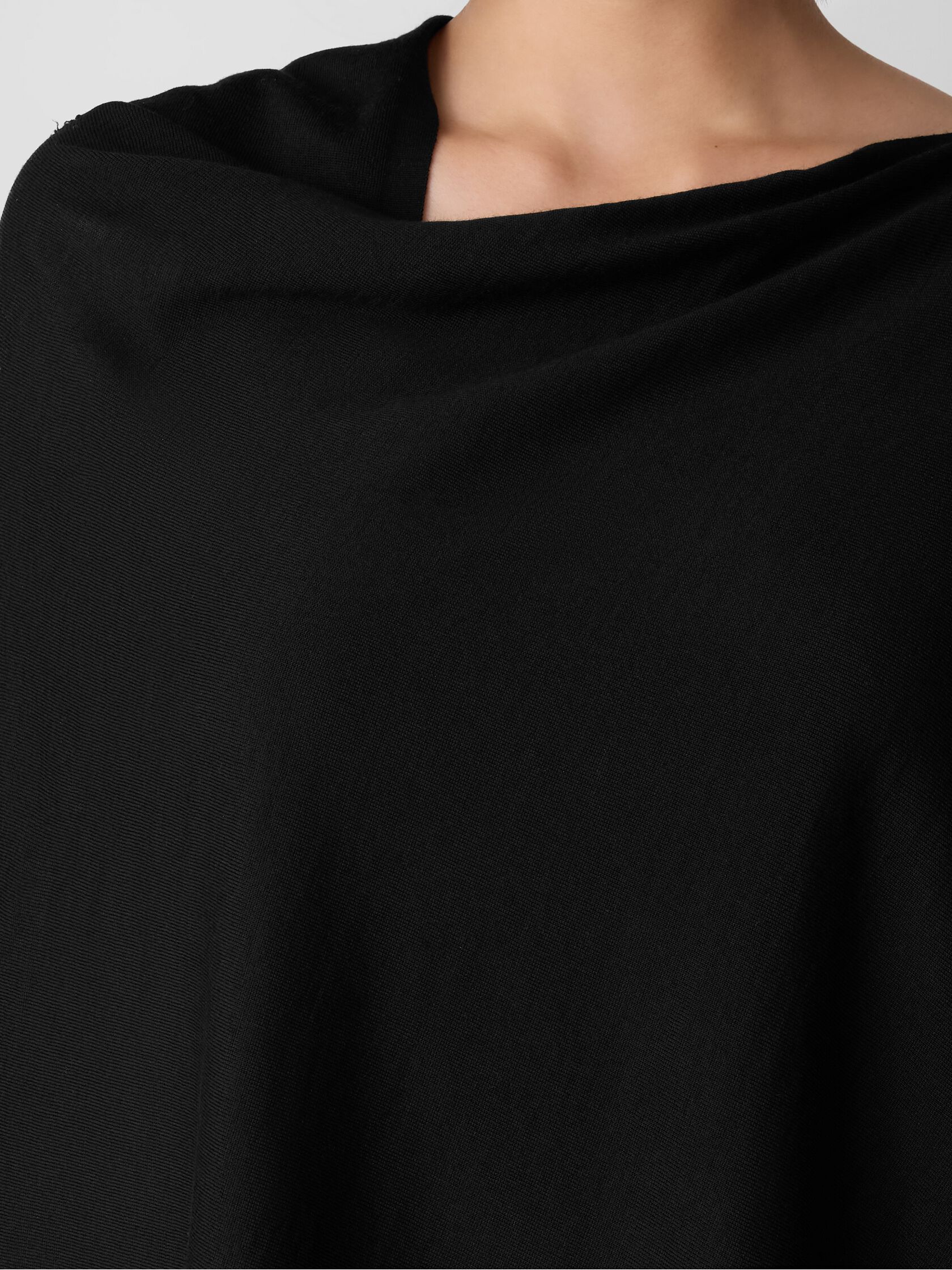 Superfine Merino Poncho in Regenerative Wool