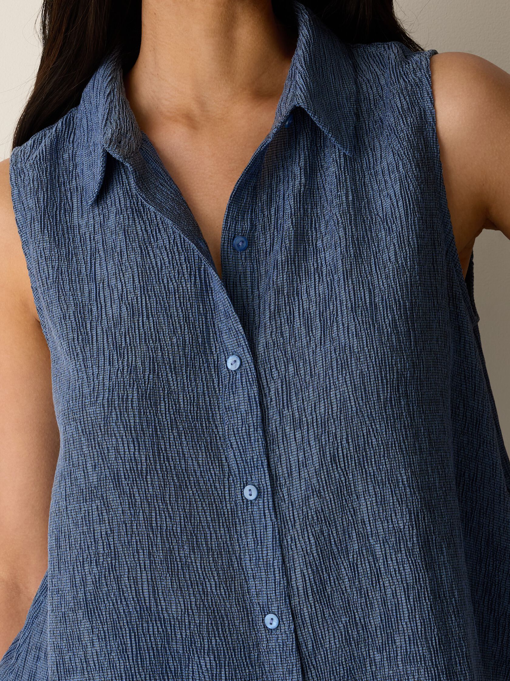 Woven Pliss&eacute; Sleeveless Shirt