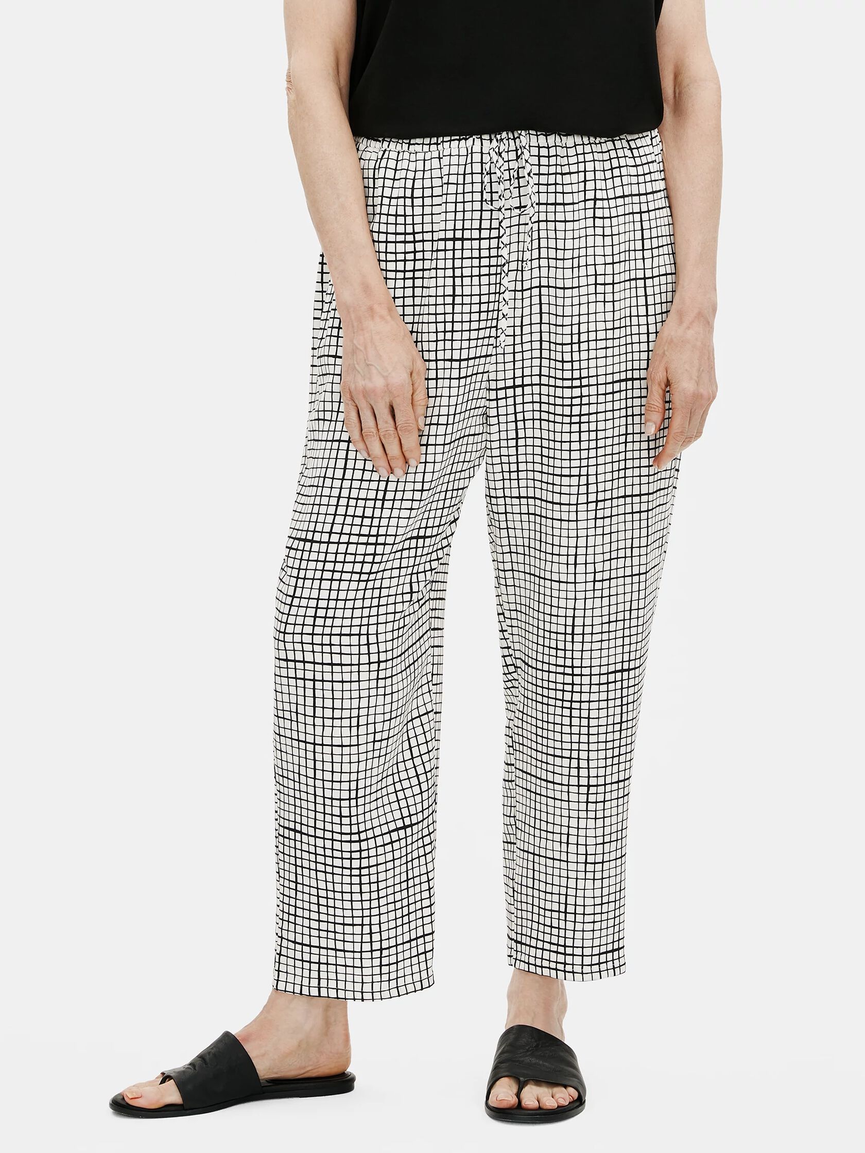 Textured Crepe Grid Slouchy Cropped Pant