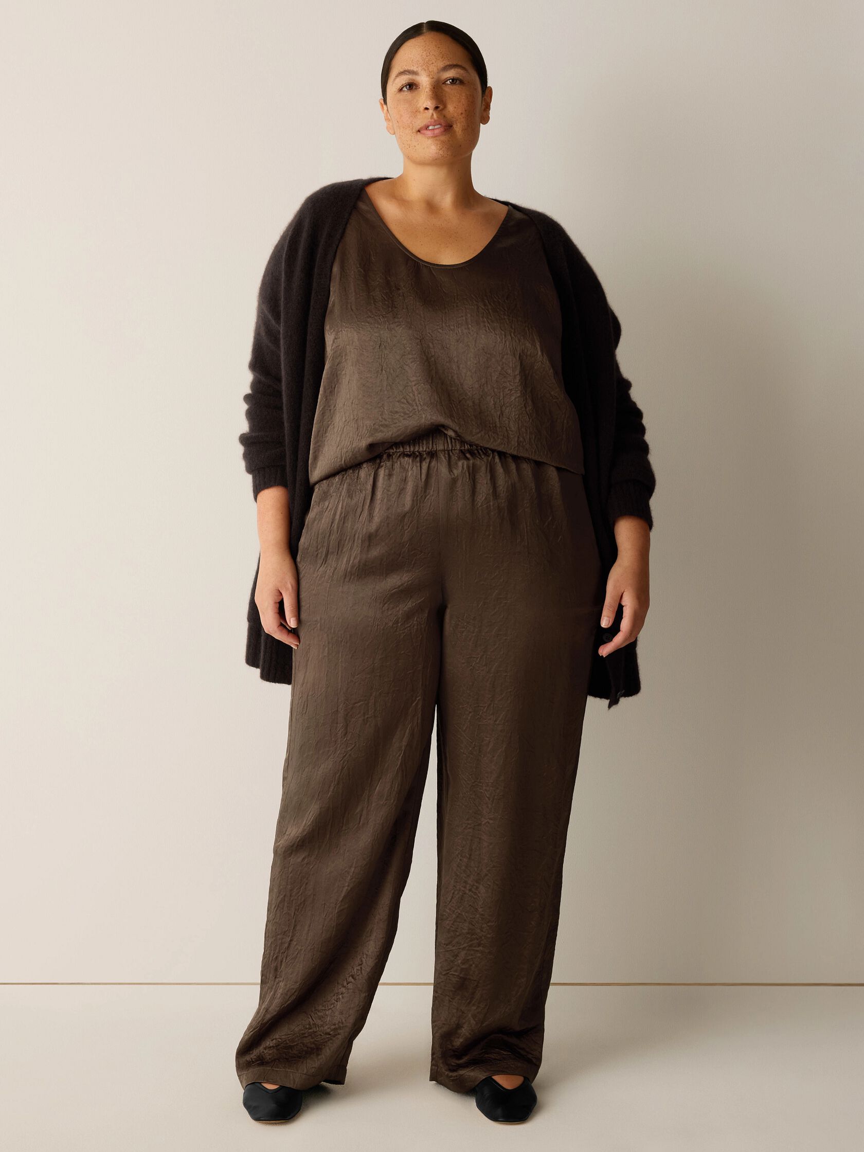 Textured Satin Straight Pant