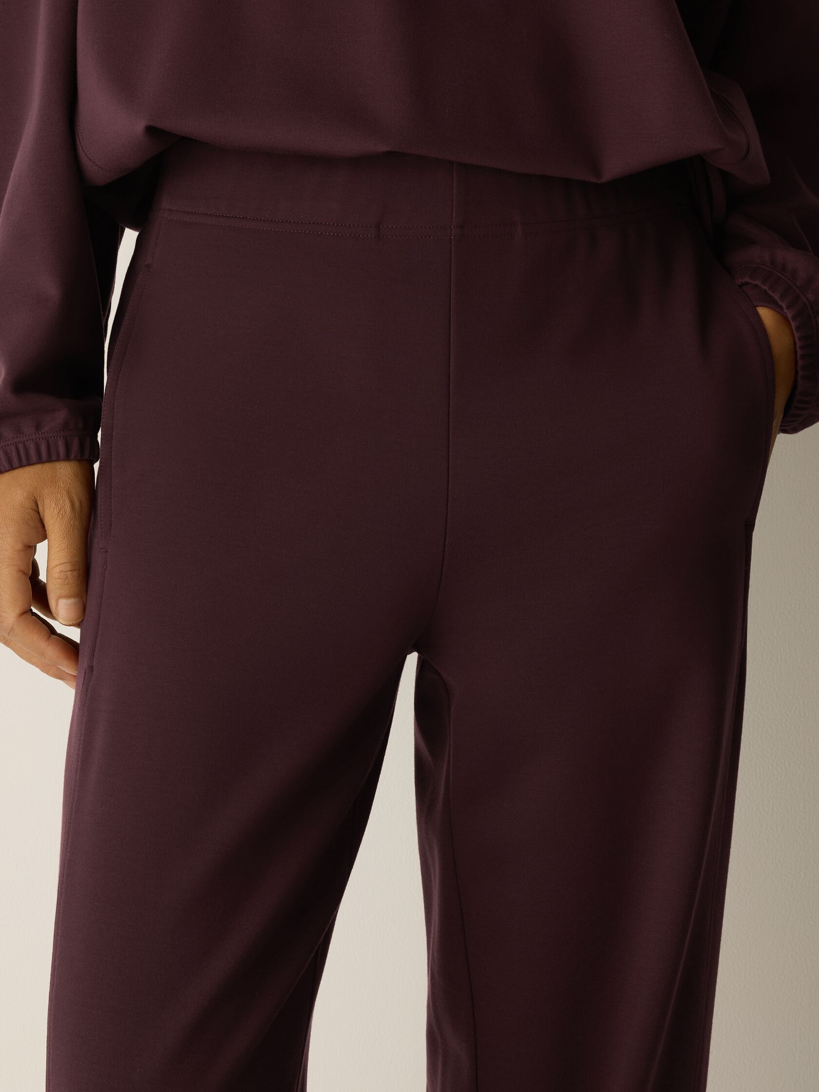 Lightweight Ponte Lantern Jogger Pant