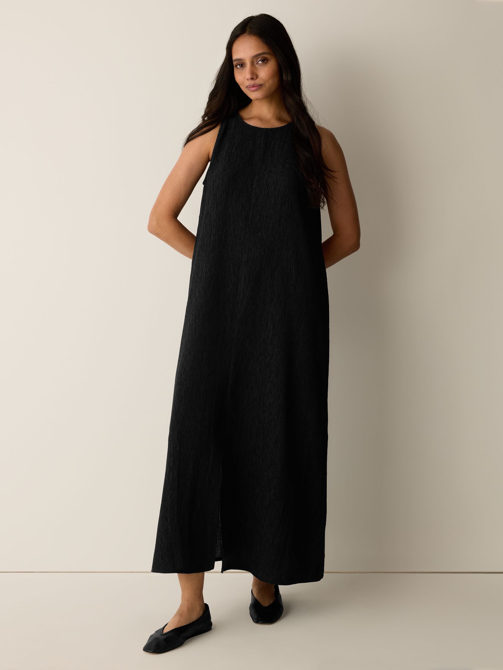 Woven Pliss&eacute; Round Neck Dress