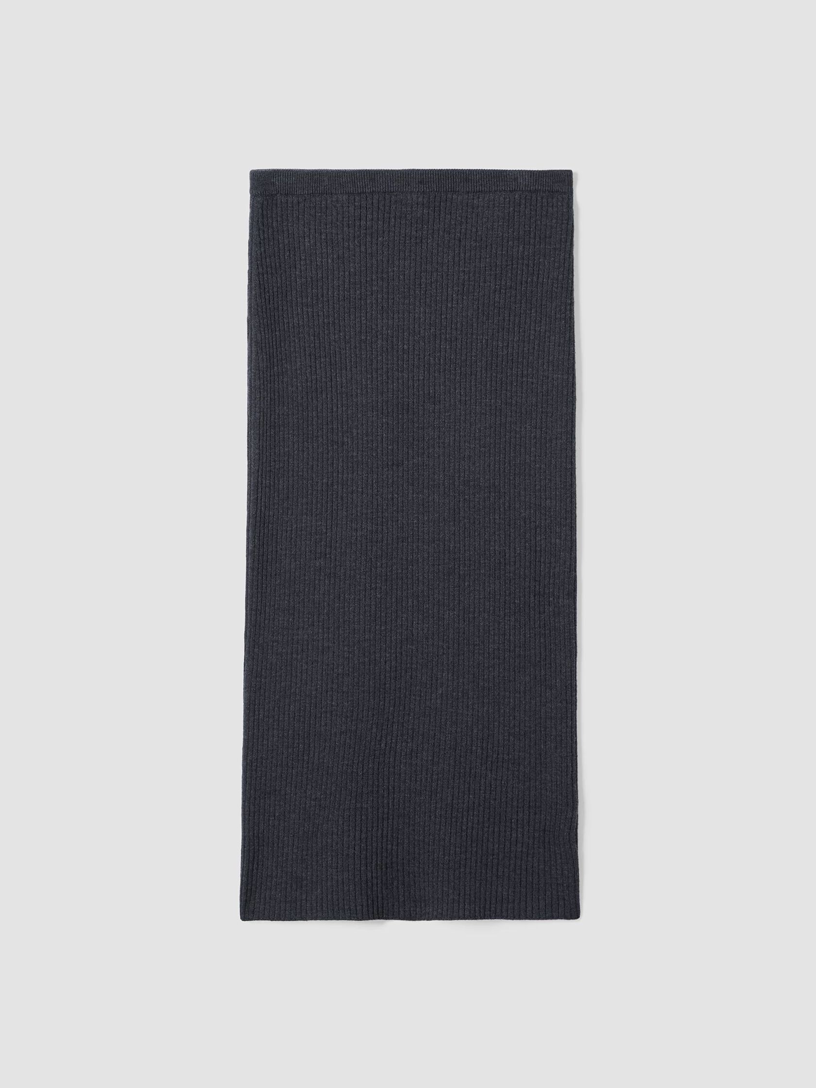 Merino Slim Pencil Skirt in Regenerative Wool