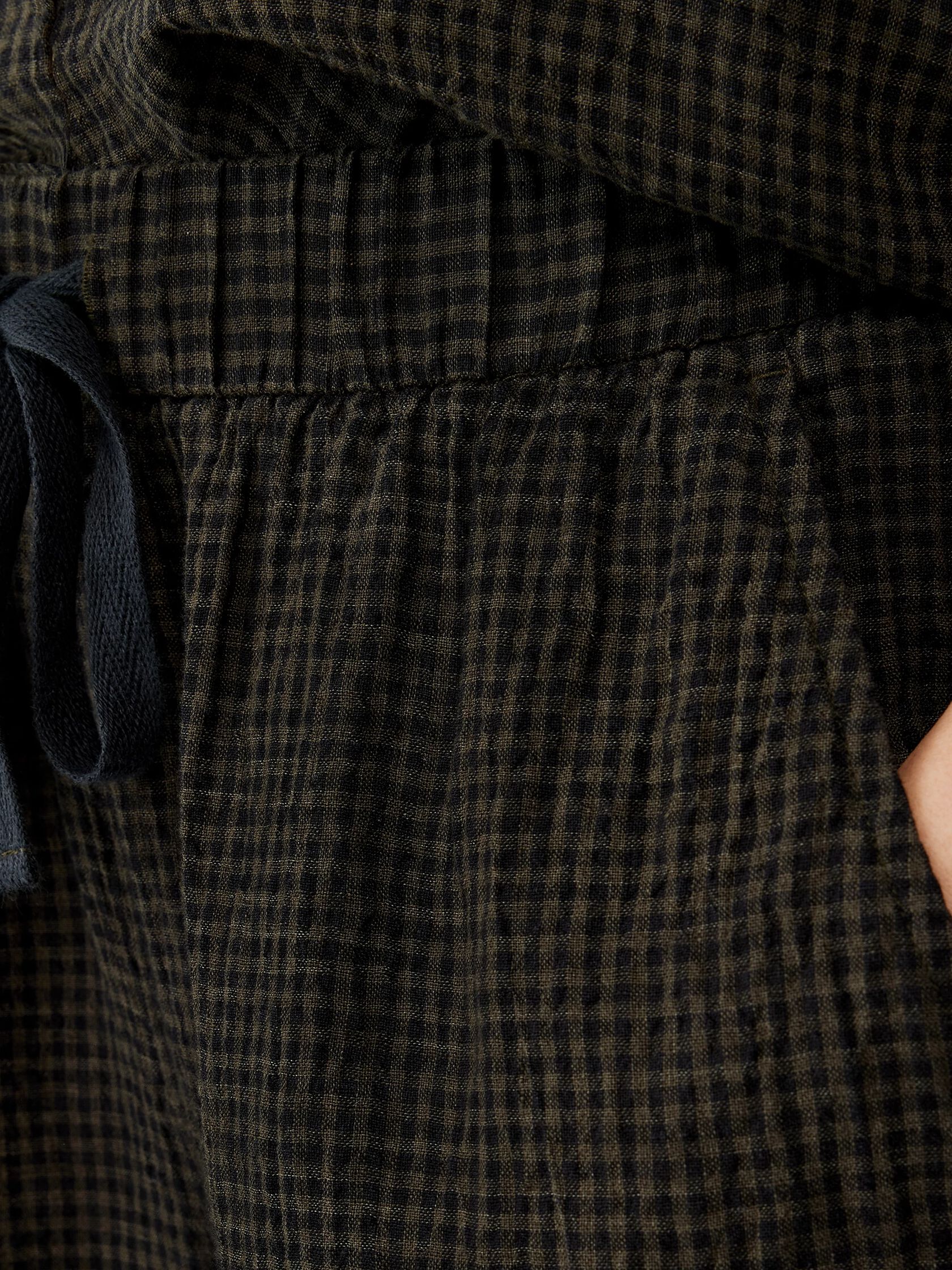 Puckered Organic Linen Shorts