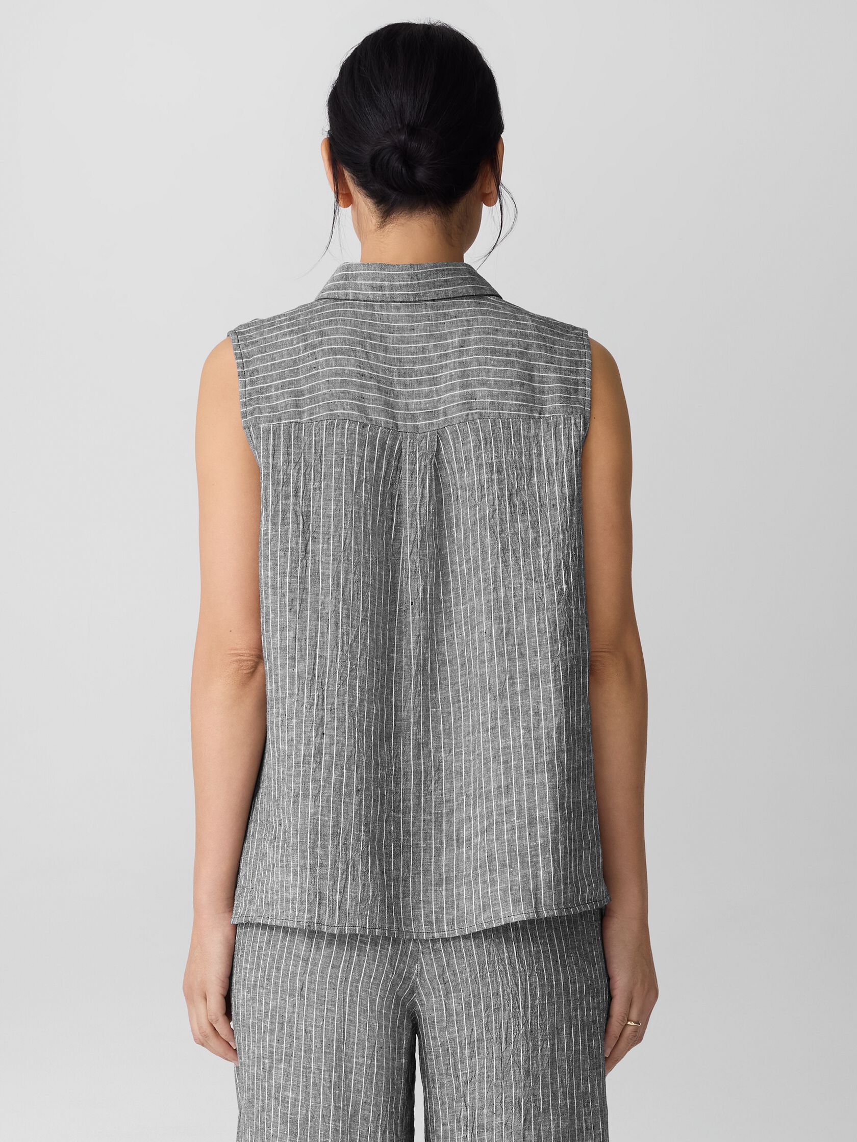 Puckered Organic Linen Sleeveless Shirt
