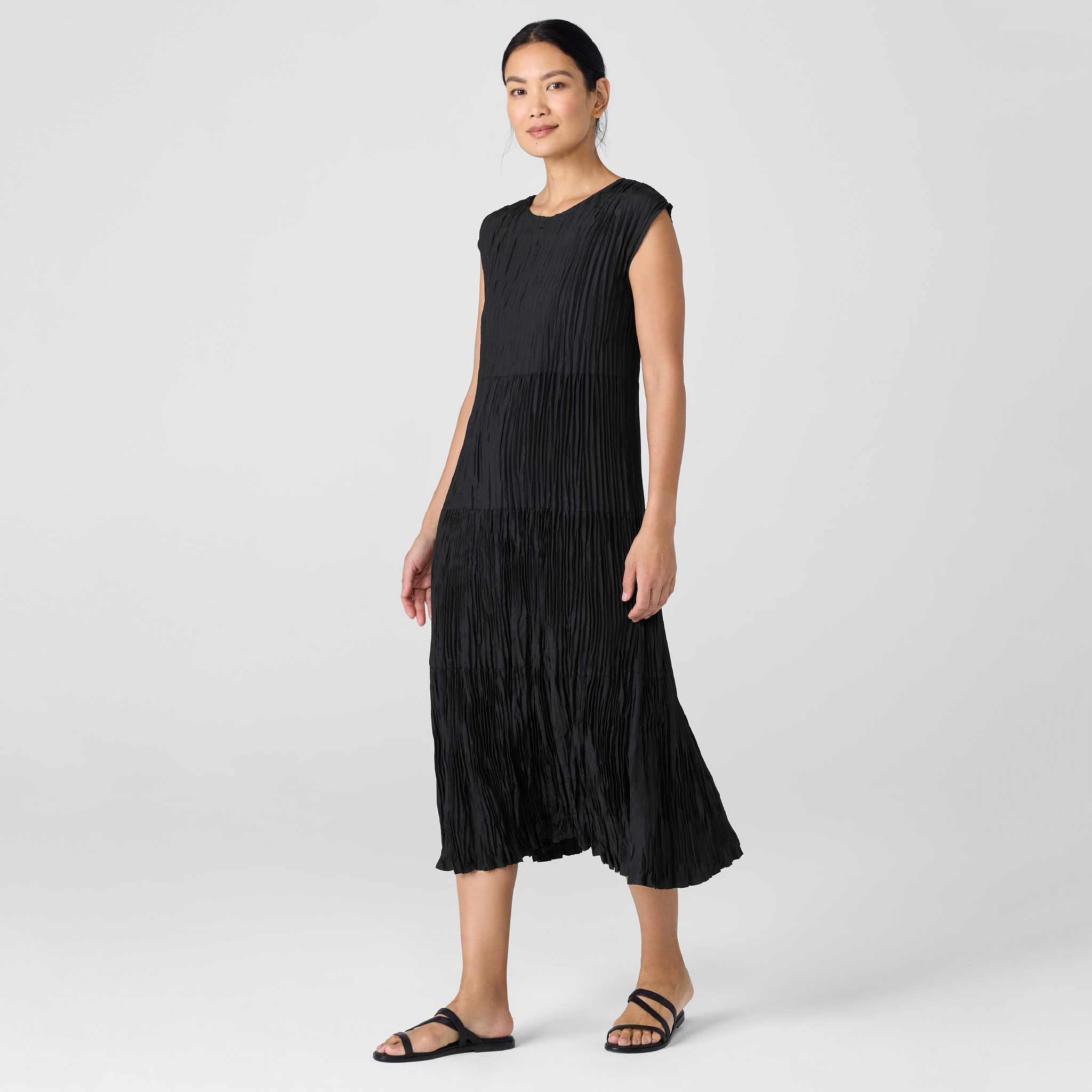 翠 Crushed Silk Jewel Neck Tiered Dress | EILEEN FISHER