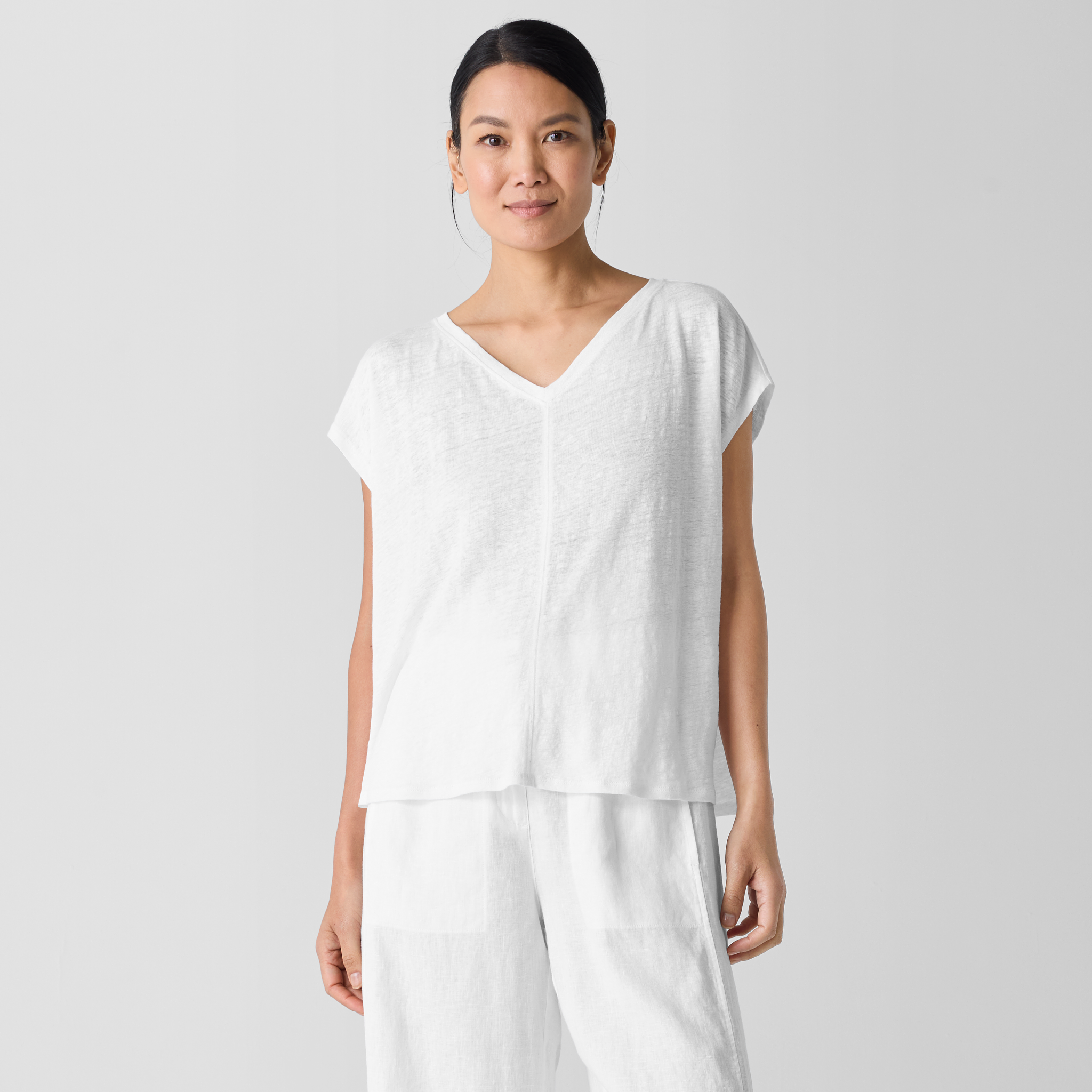 Organic Linen Jersey V-Neck Tee | EILEEN FISHER
