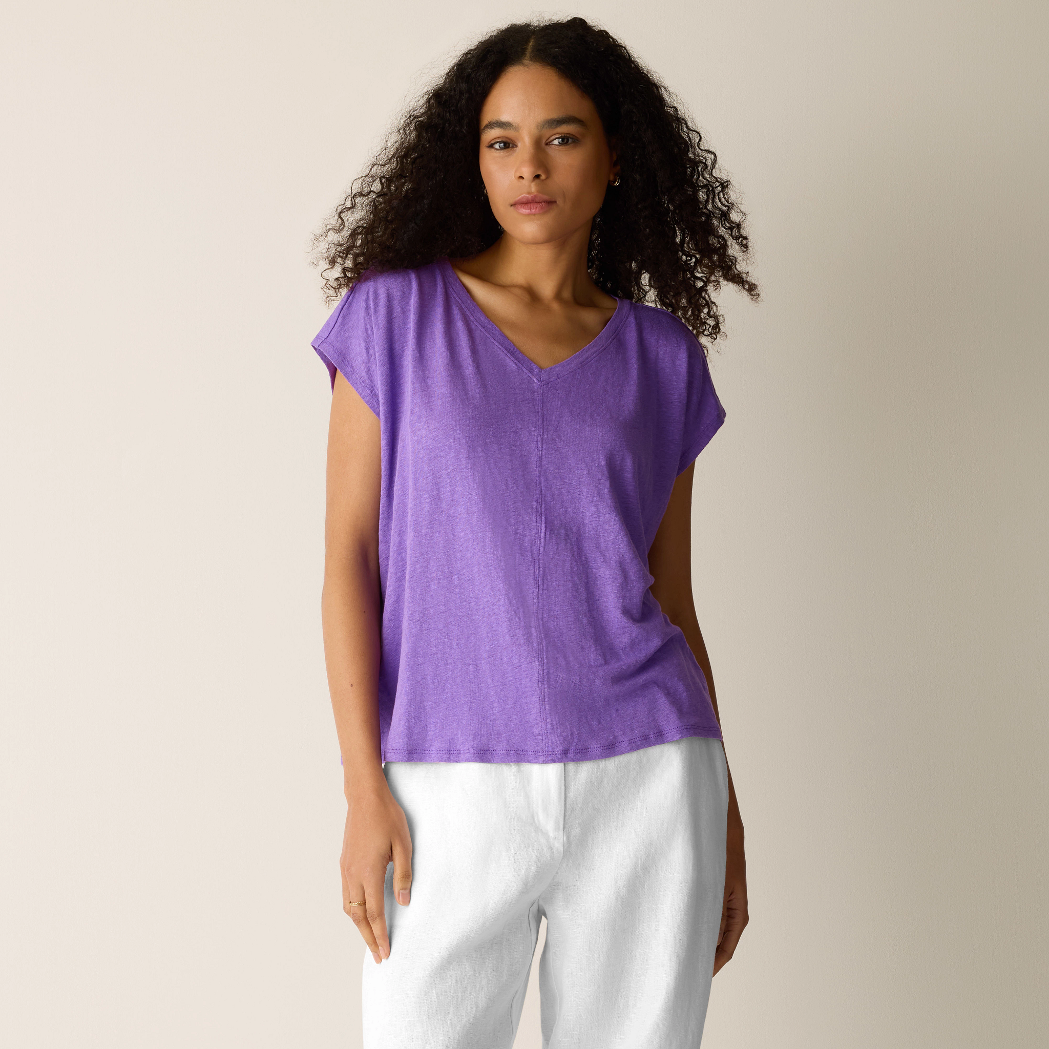 Organic Linen Jersey V-Neck Tee | EILEEN FISHER